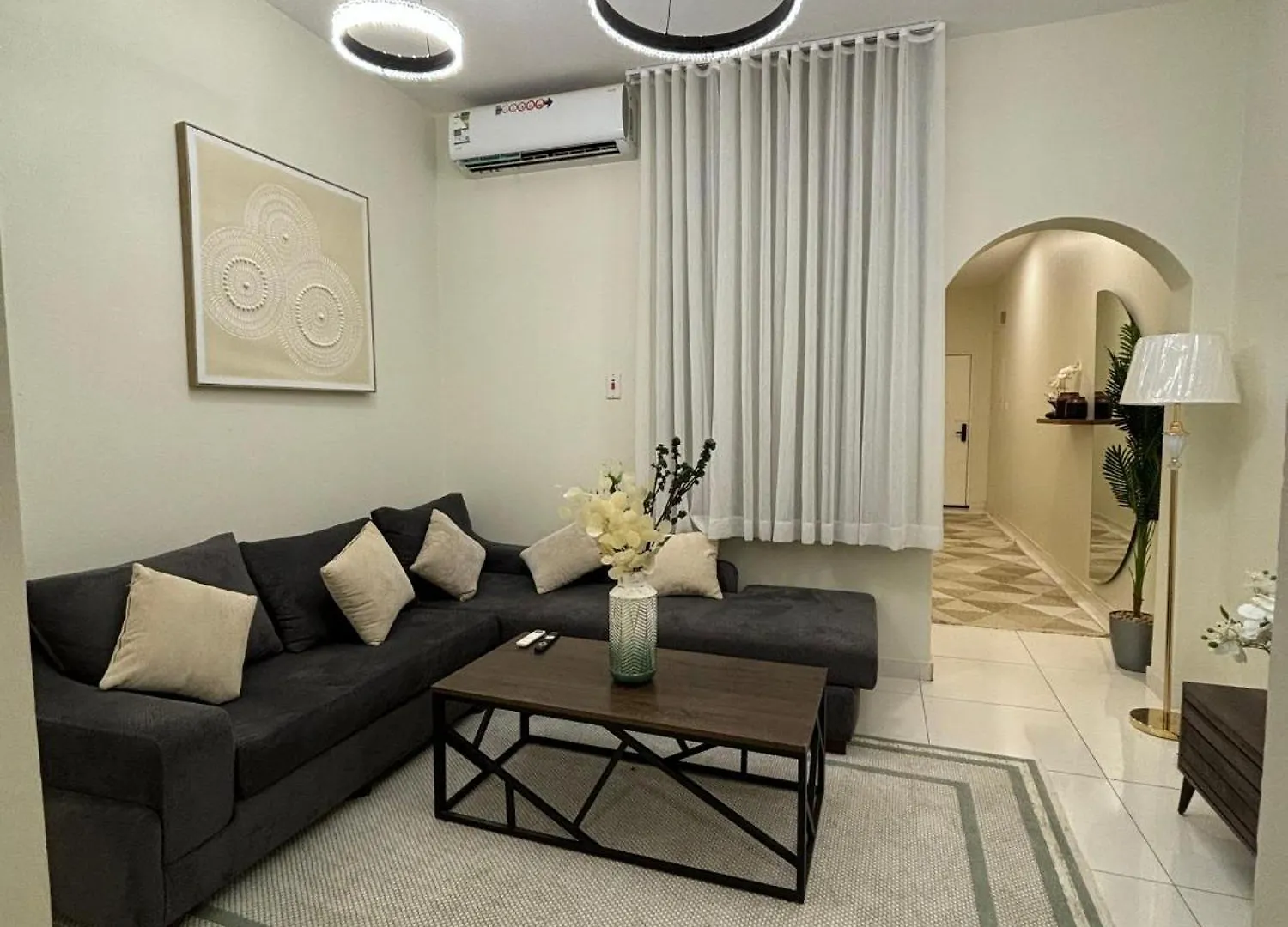 شقة غرفة وصالة رائعة وهادئة في المروج 10 Riyadh Apartment