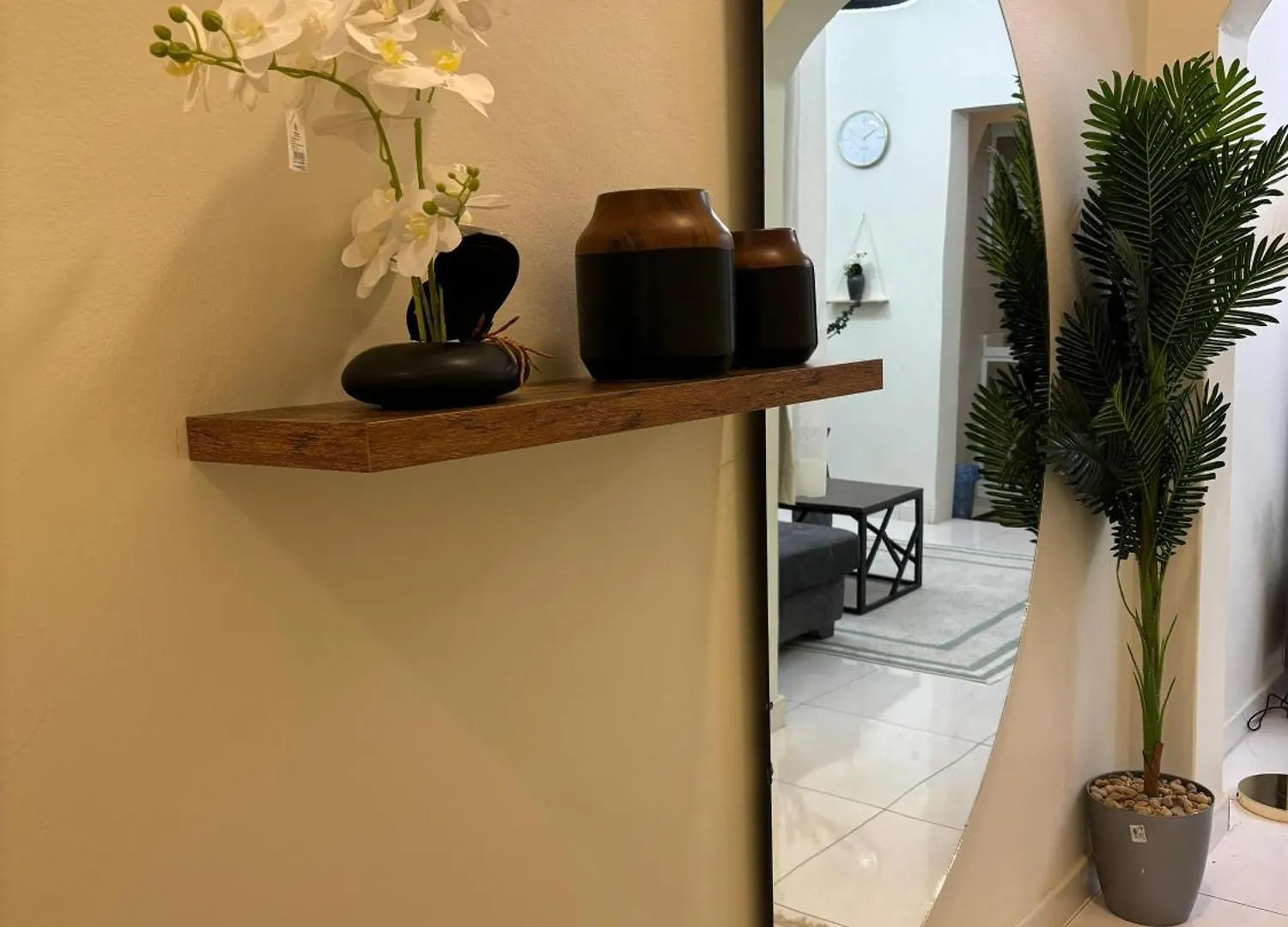 Apartment شقة غرفة وصالة رائعة وهادئة في المروج 10 Riyadh Saudi Arabia