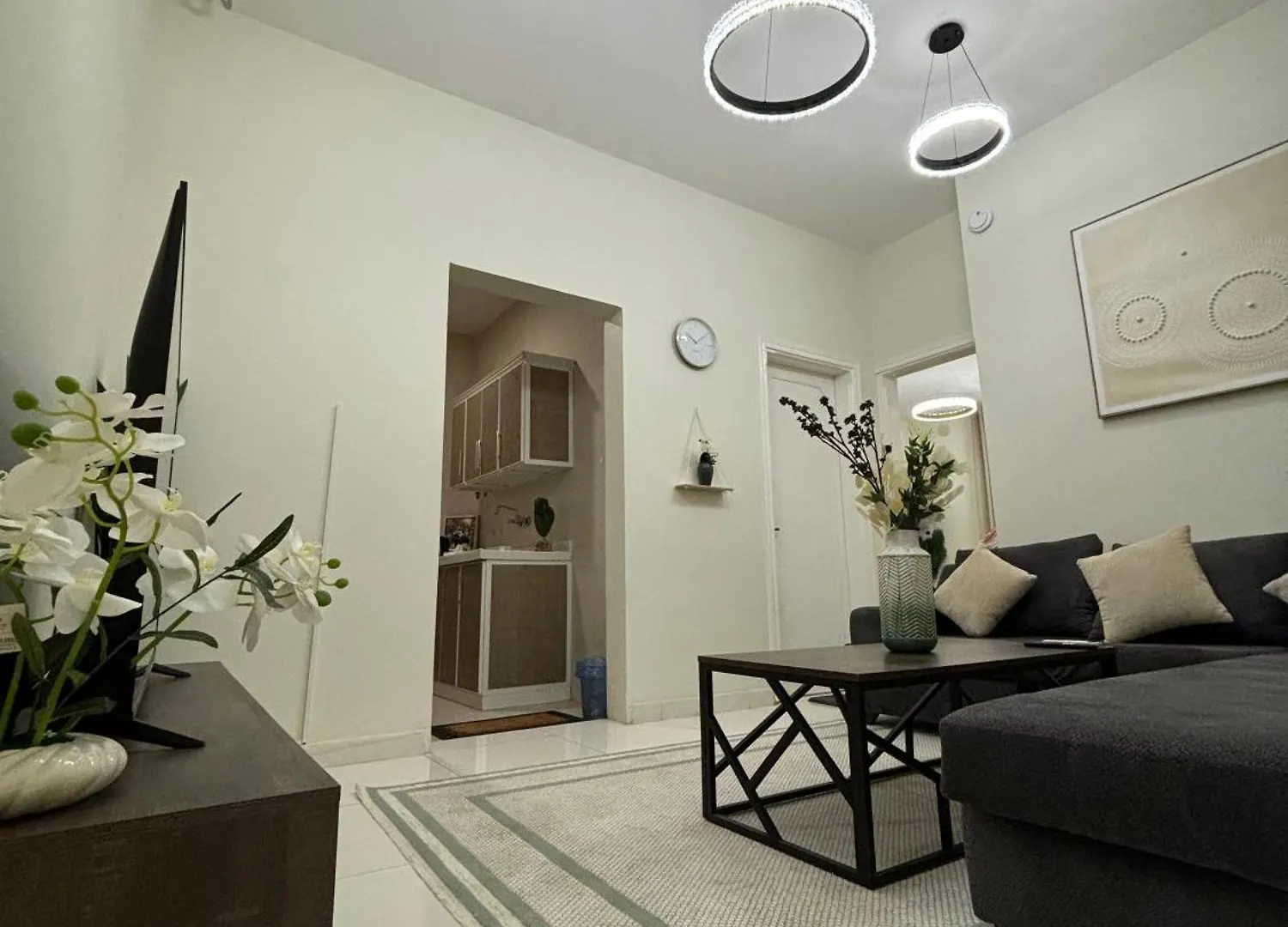 شقة غرفة وصالة رائعة وهادئة في المروج 10 Riyadh Apartment